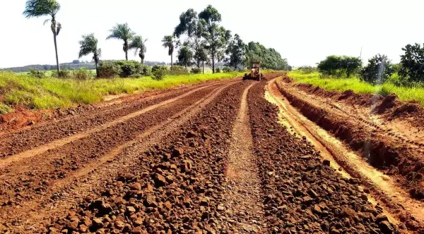 Vereador de Boa Esperan&ccedil;a do Norte indica manuten&ccedil;&atilde;o e cascalhamento de estrada rural no distrito de Piratininga