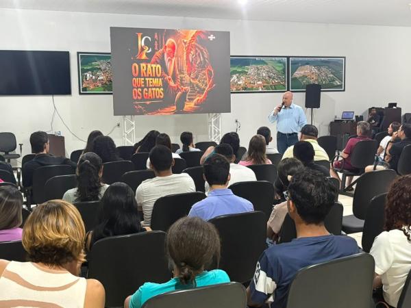 C&acirc;mara de Boa Esperan&ccedil;a do Norte recebe palestra sobre experi&ecirc;ncia do cliente e novos caminhos do varejo