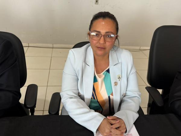 Vereadora Professora Joana prop&otilde;e inclus&atilde;o da data de cria&ccedil;&atilde;o do Distrito de Parque &Aacute;gua Limpa no calend&aacute;rio oficial do munic&iacute;pio
