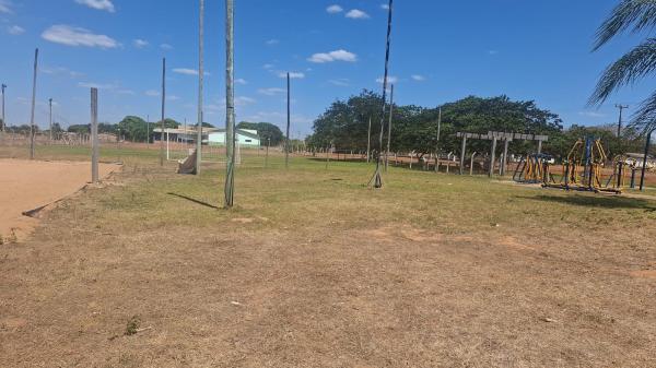 Vereador indica constru&ccedil;&atilde;o de banheiros p&uacute;blicos junto ao campo de futebol de Piratininga